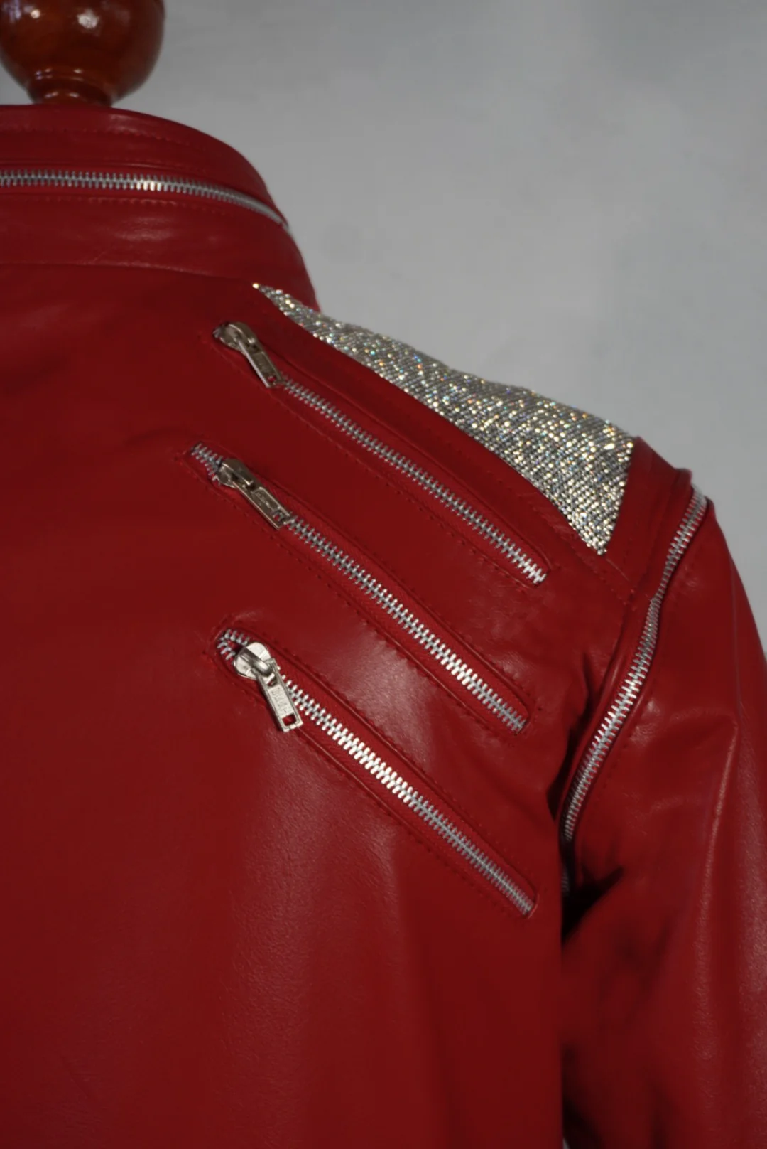 Beat it red - Image 6