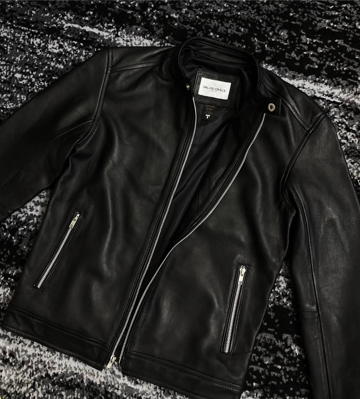 Berge darkest black - Image 4