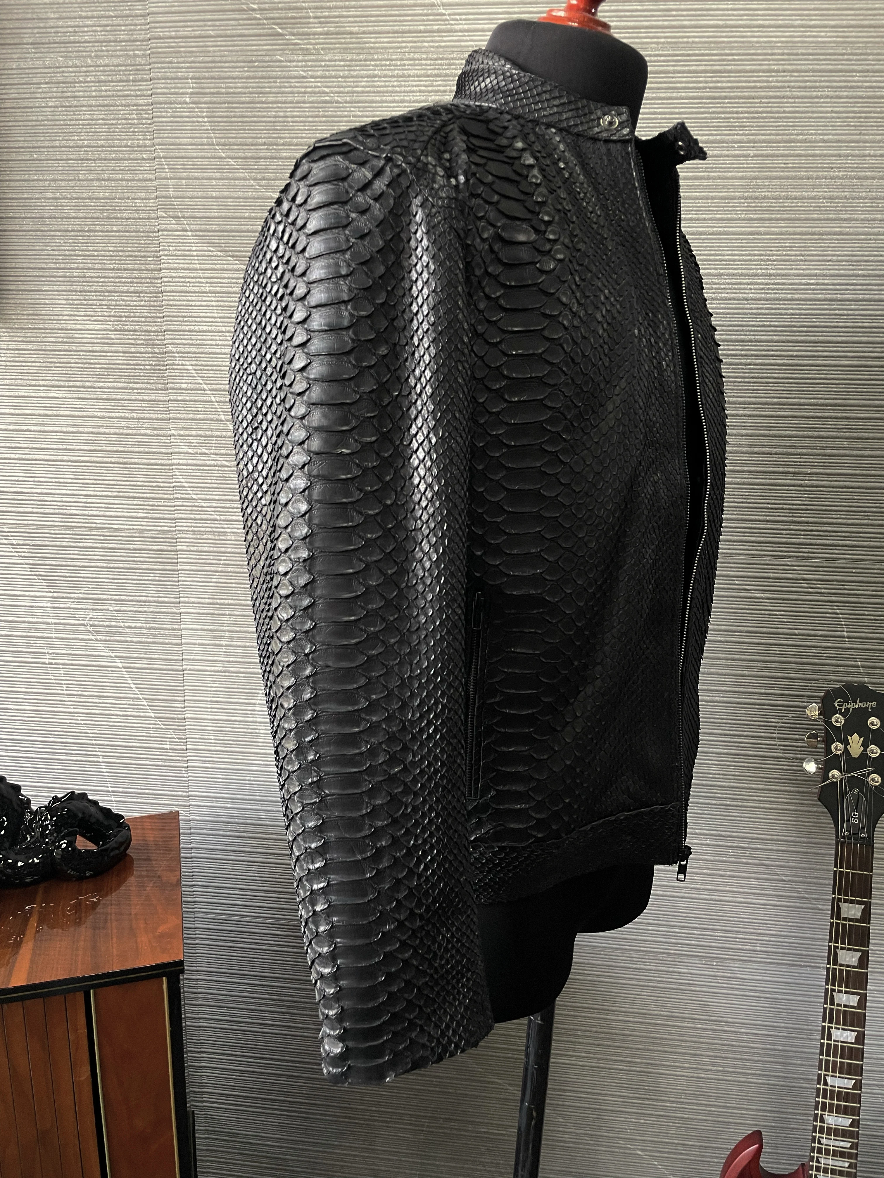 BERGE snake authentic black - Image 3