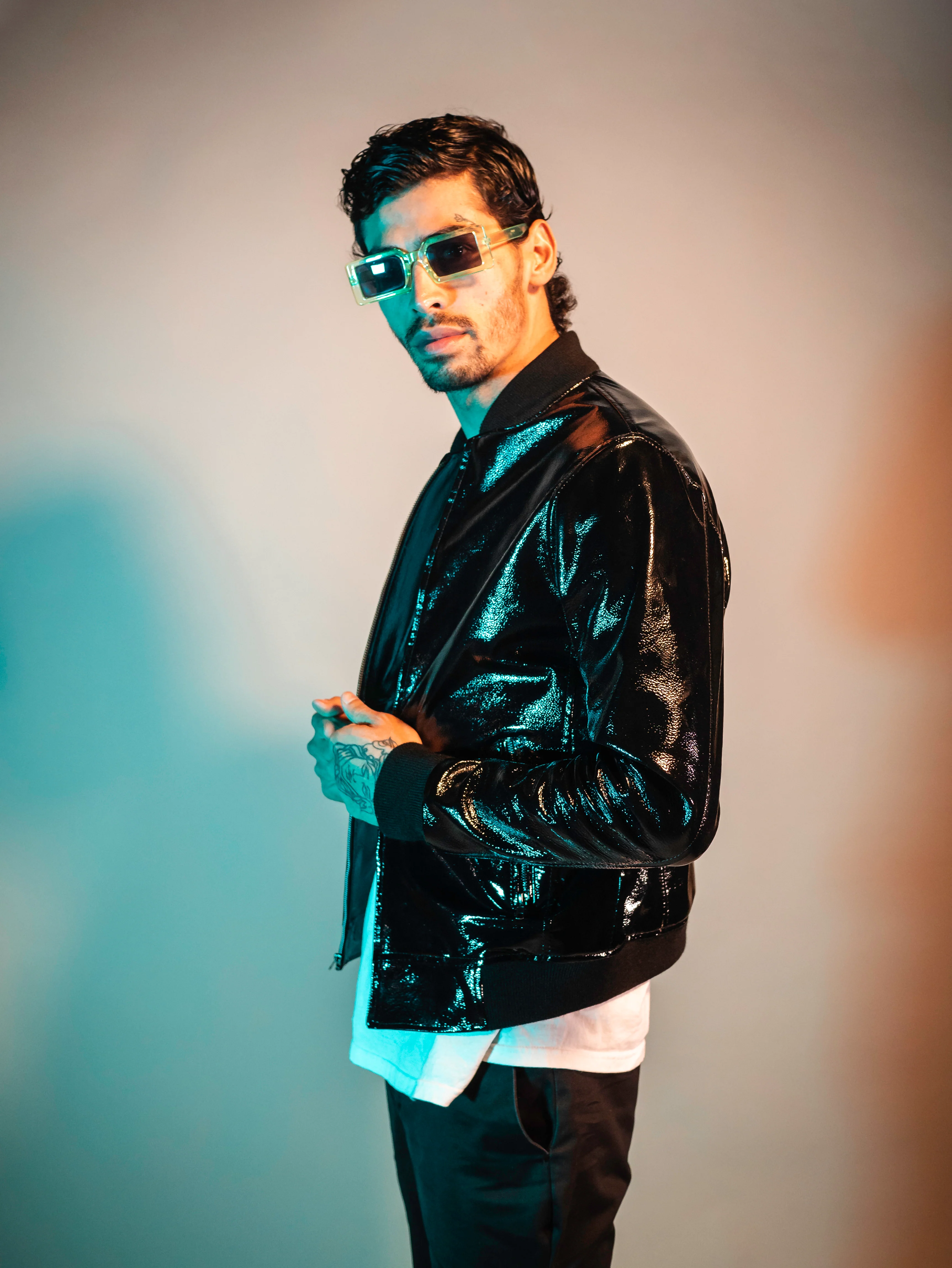 -bomber charol negro unisex- - Image 10