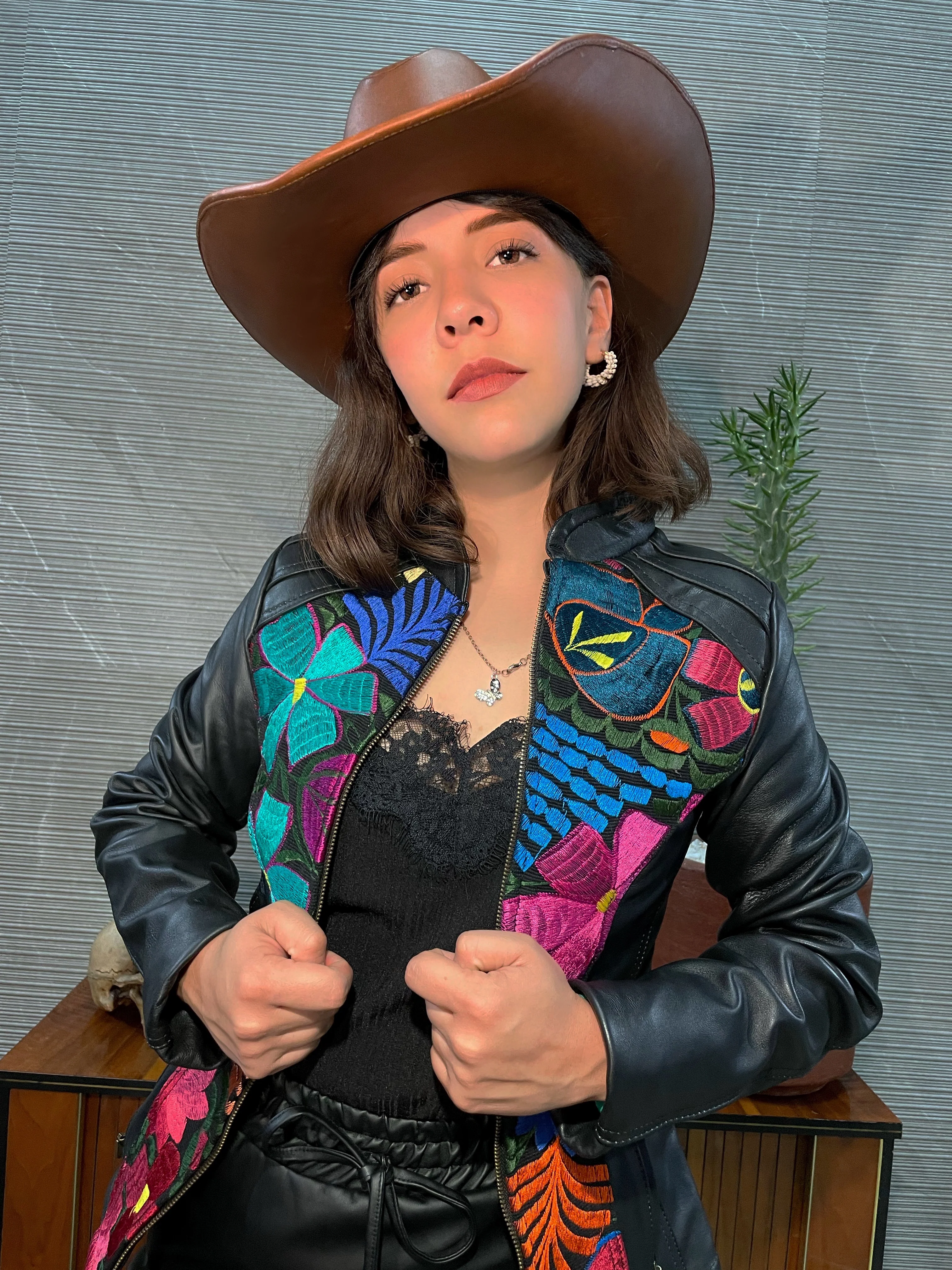 Frida darkest black - Image 3