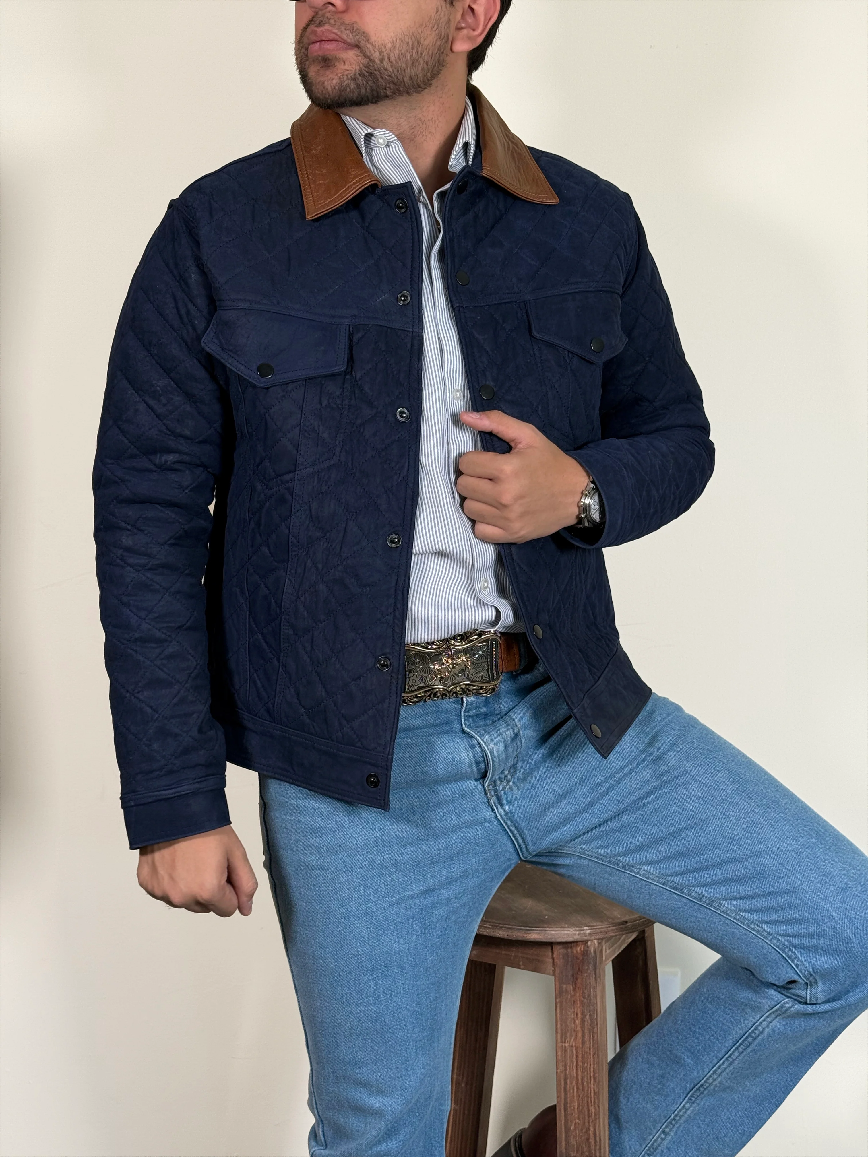 Truker capitonado azul marino - Image 10