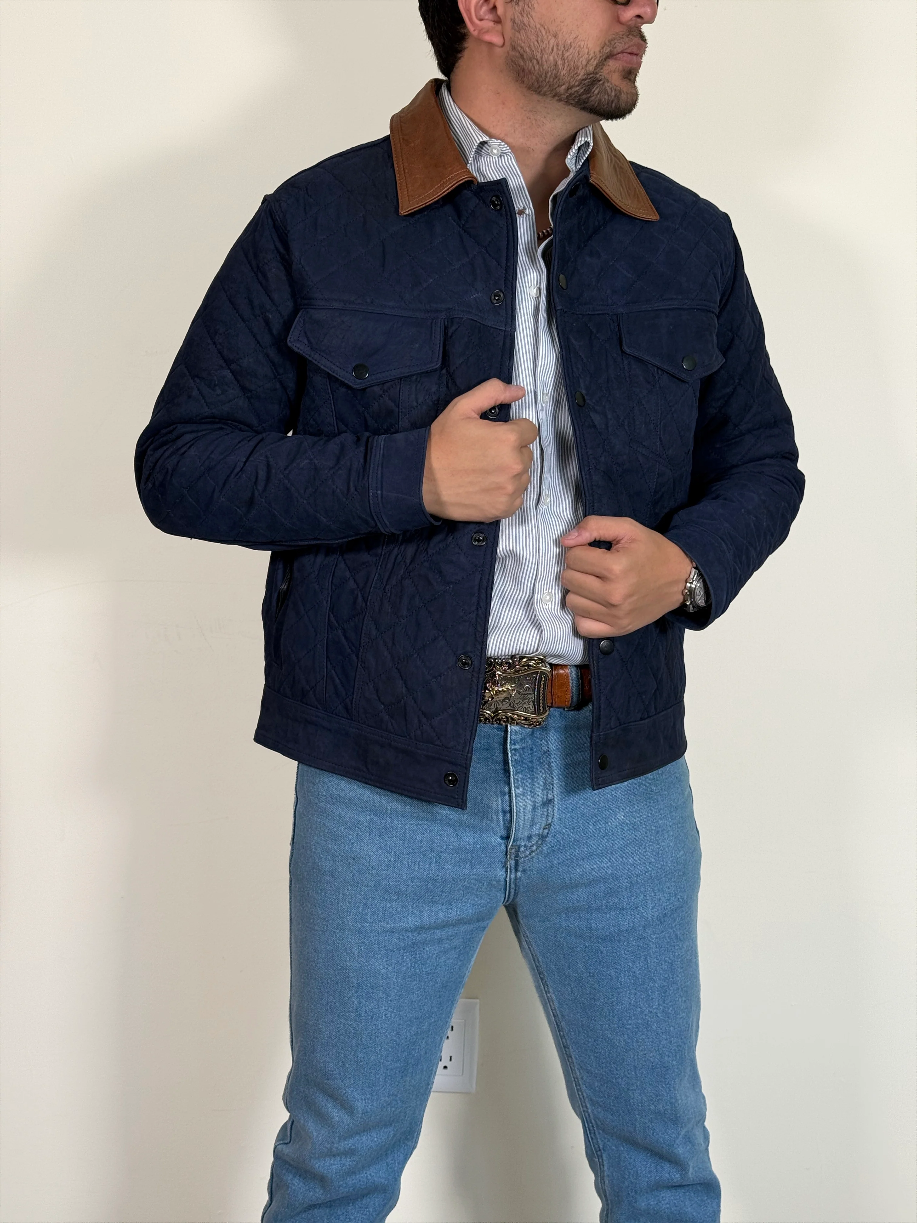 Truker capitonado azul marino - Image 8