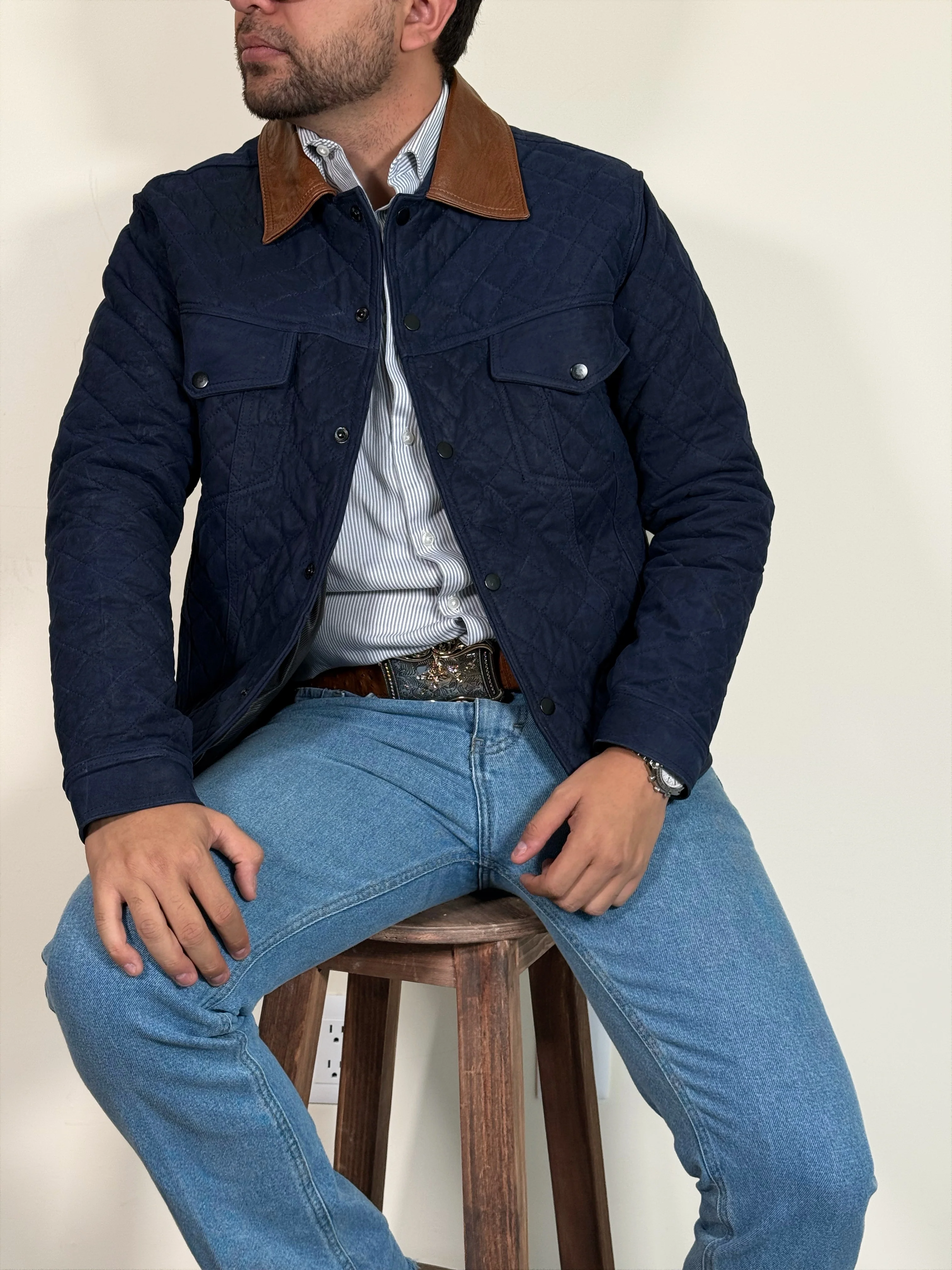 Truker capitonado azul marino - Image 9